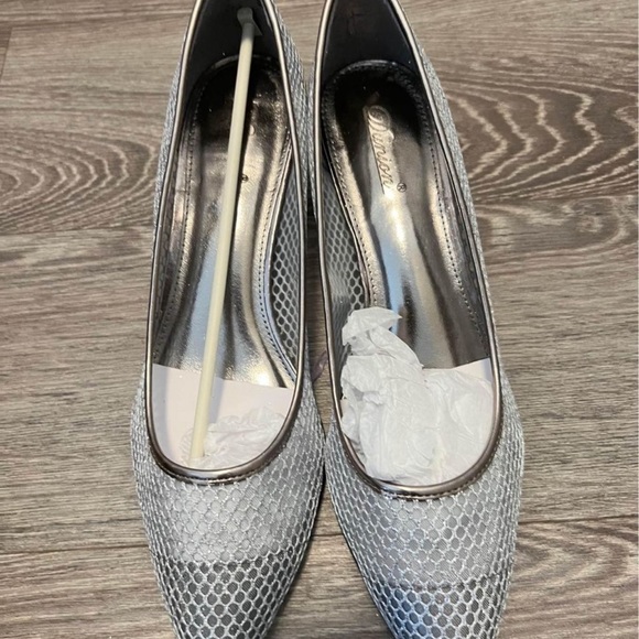 Beautiful women’s heels size 9.5 - Picture 6 of 9